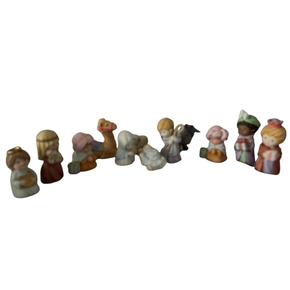 Heavenly Blessings Nativity Collection 11-Piece Set 1986-87 Avon - Picture 6 of 16